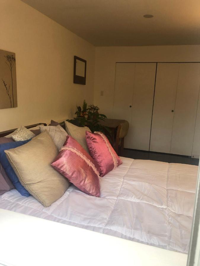 Quiet-Comfy 3 Bedroom Home On A Tree Lined Street In Kits Vancouver Bagian luar foto