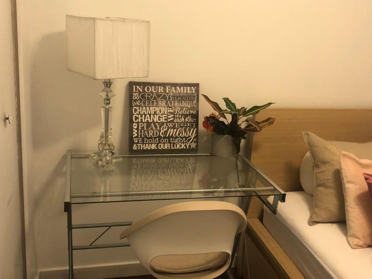 Quiet-Comfy 3 Bedroom Home On A Tree Lined Street In Kits Vancouver Bagian luar foto