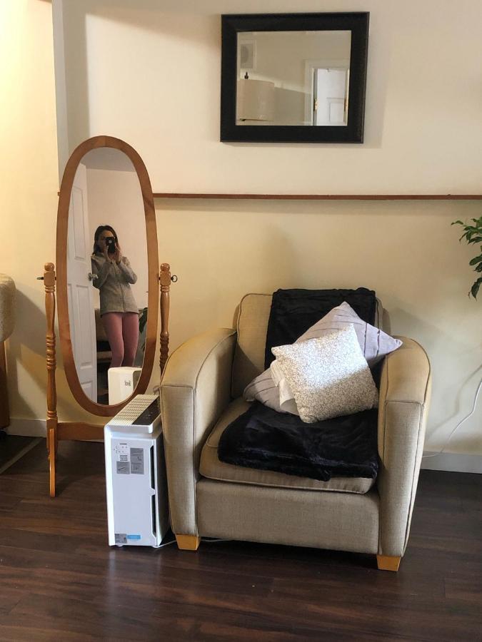 Quiet-Comfy 3 Bedroom Home On A Tree Lined Street In Kits Vancouver Bagian luar foto