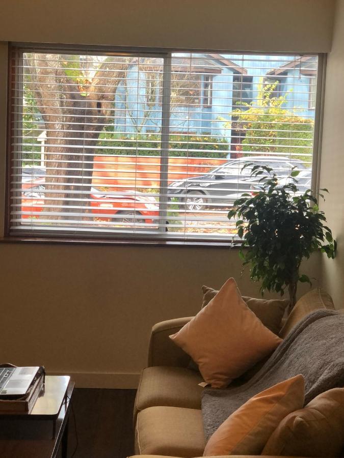 Quiet-Comfy 3 Bedroom Home On A Tree Lined Street In Kits Vancouver Bagian luar foto
